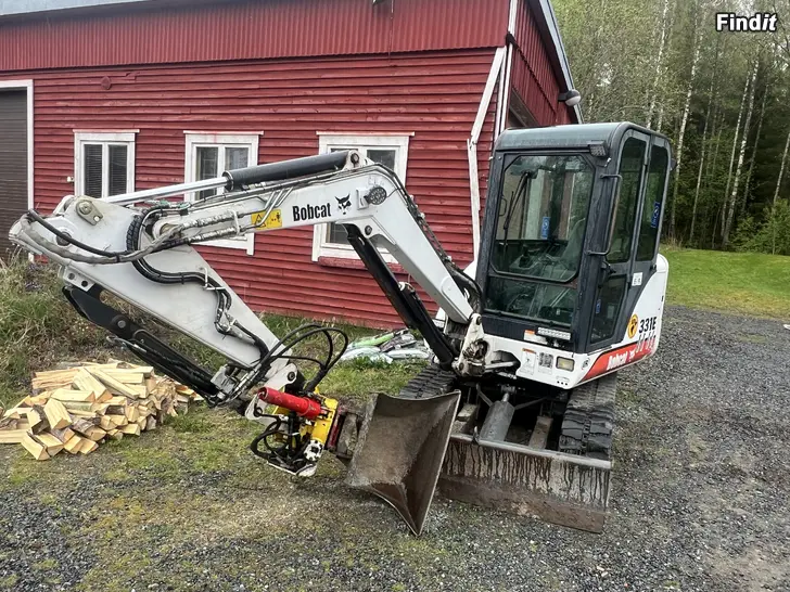 Myydään Bobcat 331  3,2T Engcon, teleskopbom