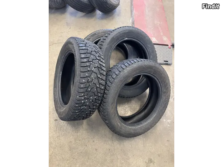 Myydään Vinterdäck 225/60R18 Hankook