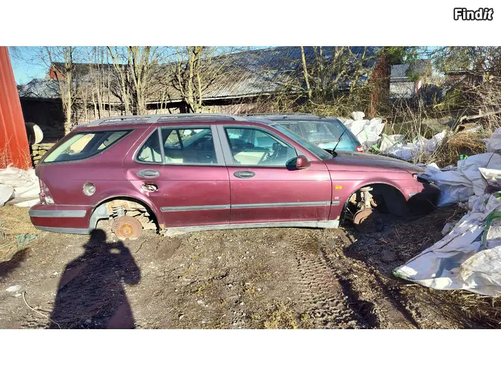 Myydään Saab 9-5 osina