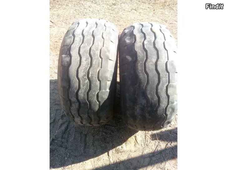 Myydään Traktorin peräkärryn rengas 14x16