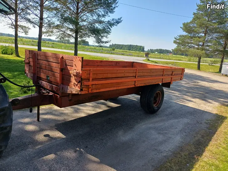 Myydään Traktorin peräkärry KIPA