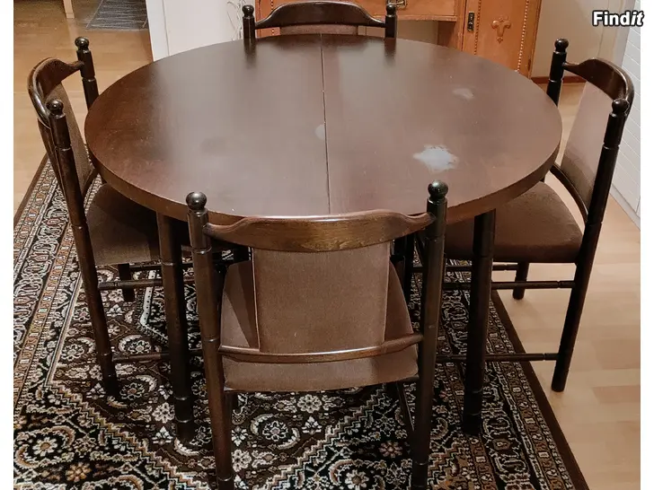 Myydään Pyöreä pöytä ja 4 tuolia