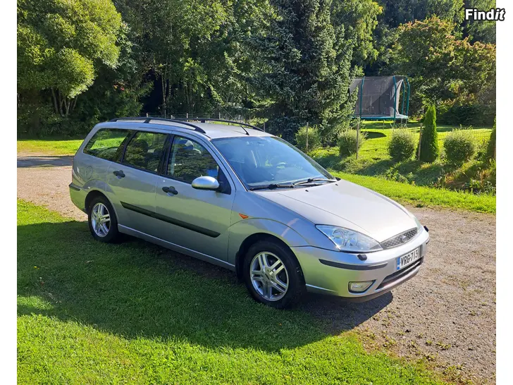 Myydään Ford Focus 1.6 bensa manuaali vm 2004