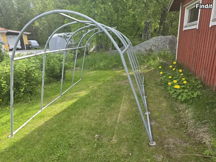 Säljes Ram till mindre garagetält