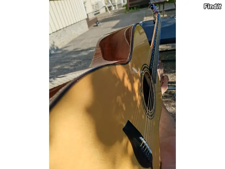 Säljes Mayson gitarr