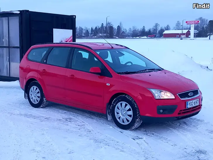 Myydään Ford Focus Ghia 1.6 Bensa 115hv Farm