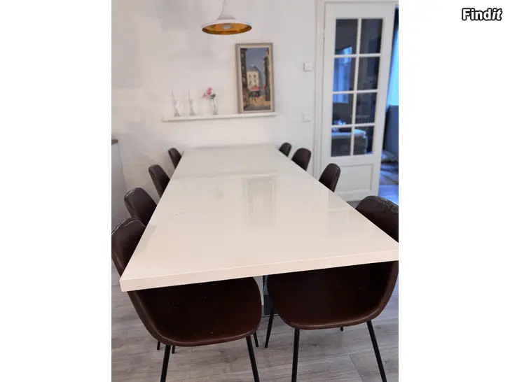 Säljes Matbord 8 eller 6 pers, 7+1 House Doctor stolar