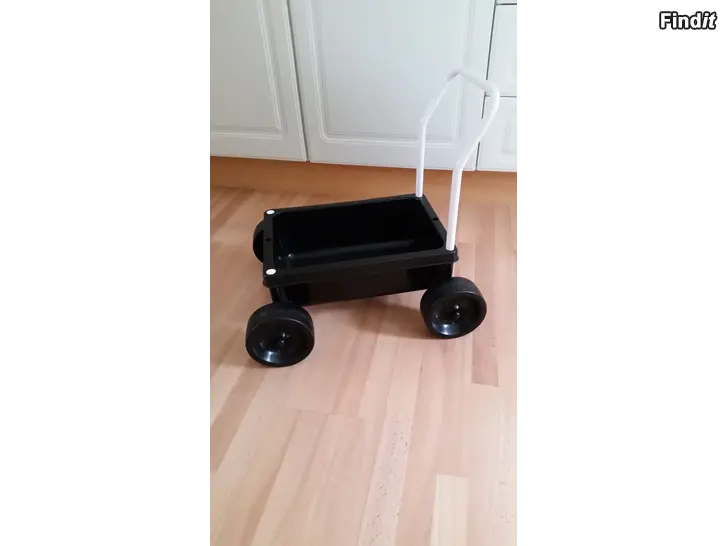 Myydään Plasto taaperokärry musta 12e