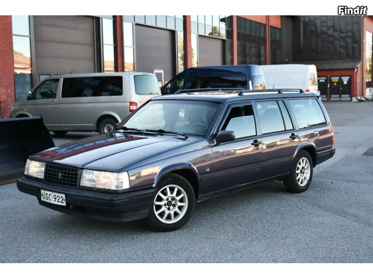 Myydään Volvo 945 Turbo