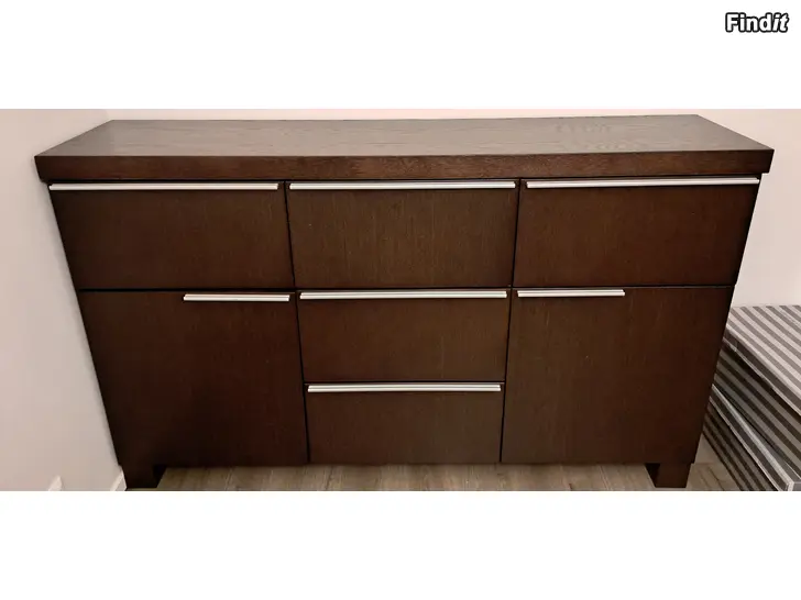 Säljes Byrå av bästa kvalitet