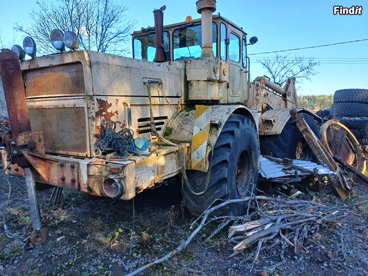 Myydään Kirovets K-701