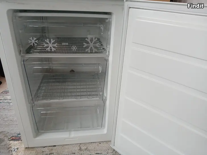 Säljes Nästa oanvänd frysbox