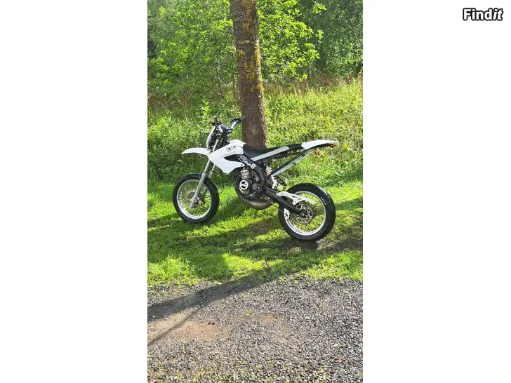 Myydään Derbi senda