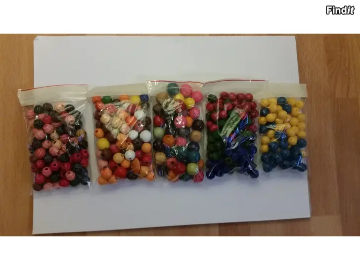 Myydään Askarteluhelmet 5pss erilaisia puuhelmiä -8e