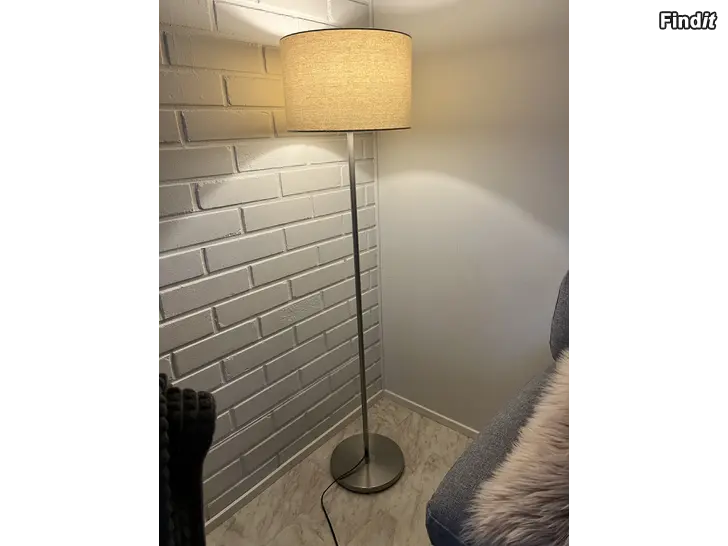 Säljes Golvlampa