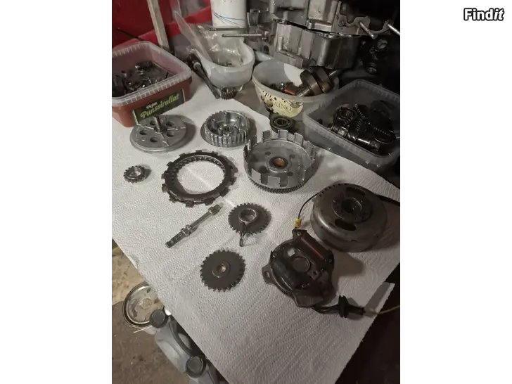 Säljes SUZUKI PV motor delar