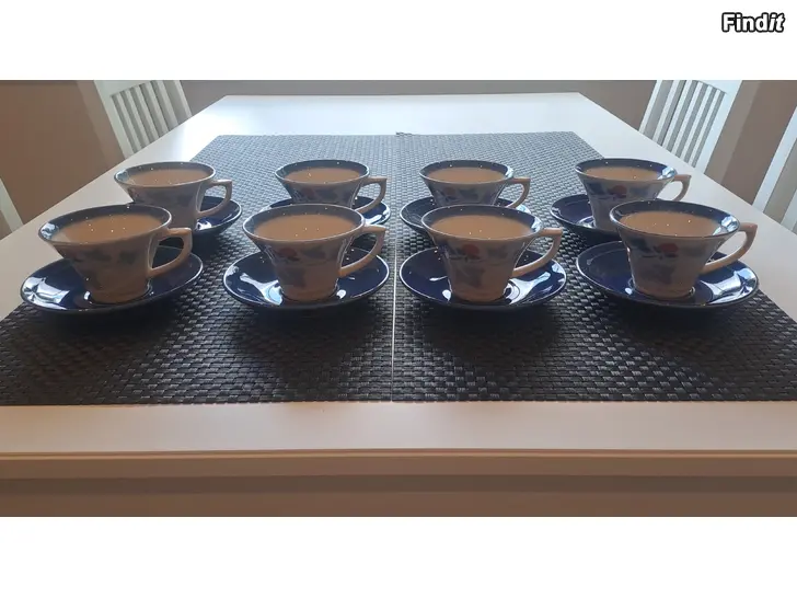 Säljes Pentik mansikka kaffekoppar och fat