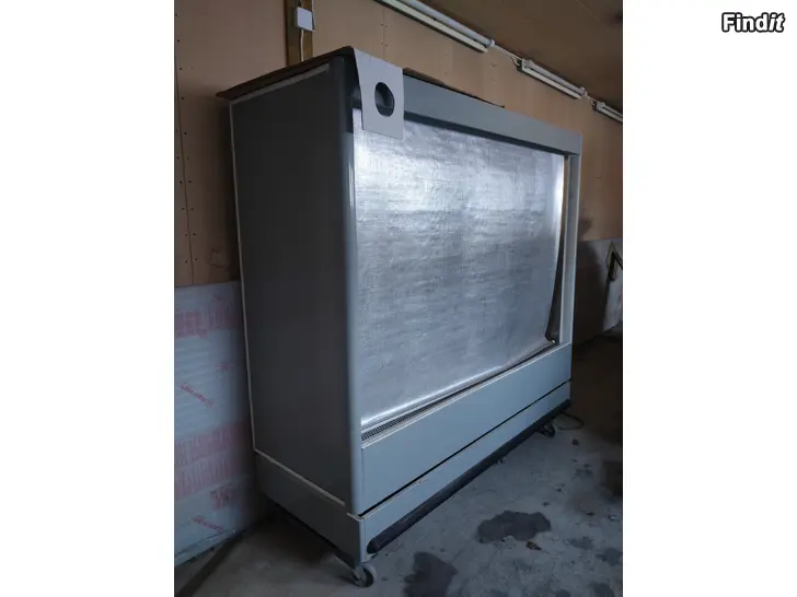 Myydään Säljer en butiks frys