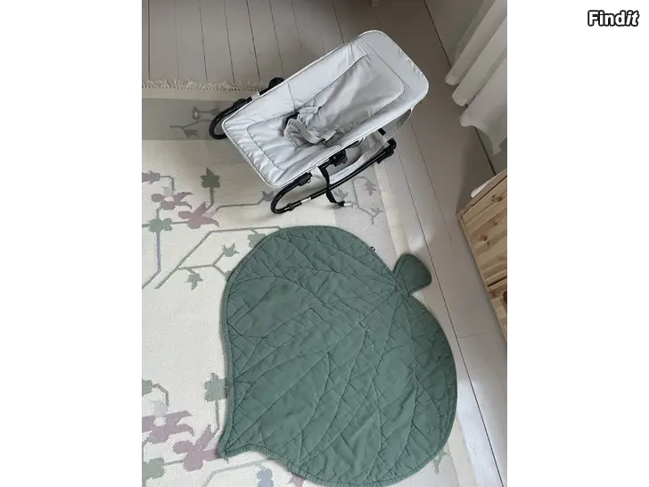 Säljes Babysitter och lekmatta