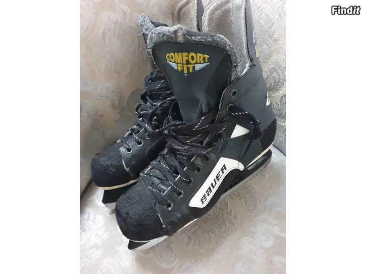 Säljes Bauer hockey skridskor 40/41