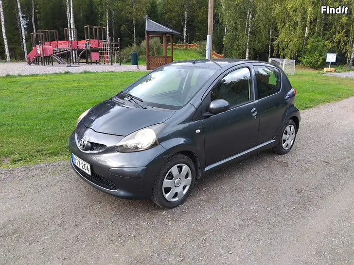 Myydään Toyota Augo 1.0 bensa manuaali vm 2006
