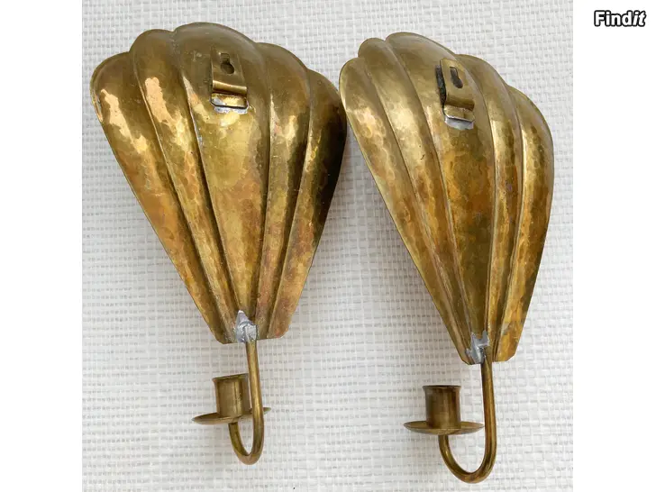 Säljes Handdrivna vägglampetter i mässing