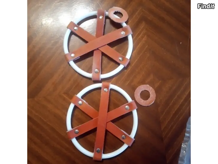 Myydään 60- 70 lukua olevat suksien sommat