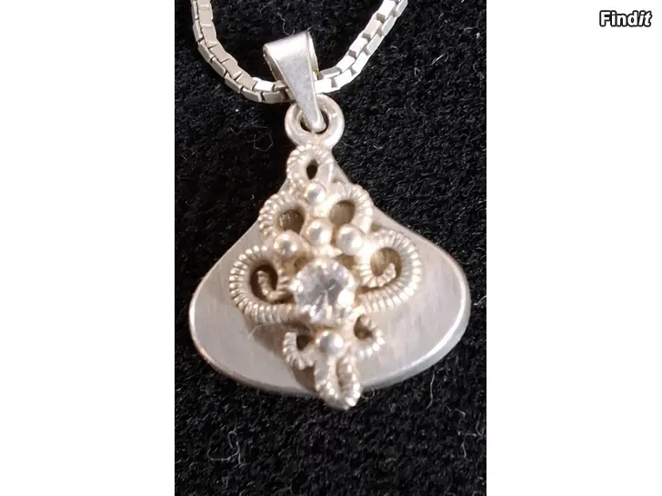 Säljes Halssmycke med kedja, silver, vintage