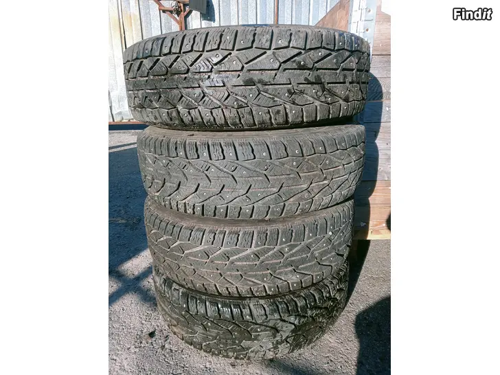 Myydään Nastarenkaat 195/65R15 95T vanteet 5-114,3 Kia