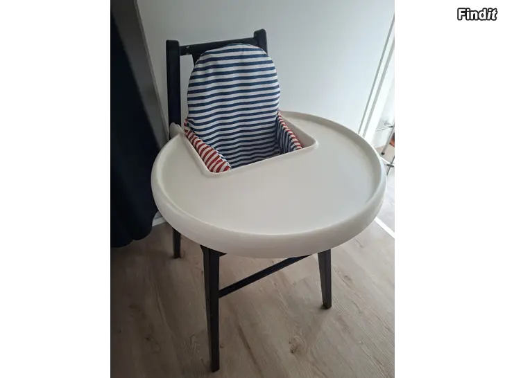 Säljes Barnmatstol