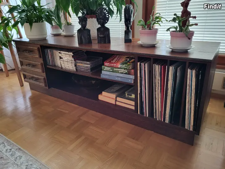 Myydään TV bänk / TV taso