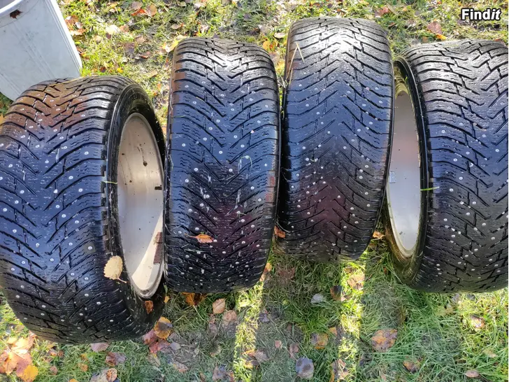 Myydään Talvirenkaat 5x114,3x17