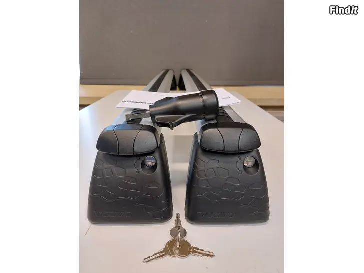 Myydään Kattotelineet/Takräcke Volvo XC60 mk1 OEM 30789025 vm. 2009-2017