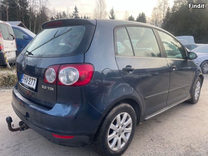 Säljes VW 2.0TDI MOTOR, KOD BKD. Hel bil,  Alla delar