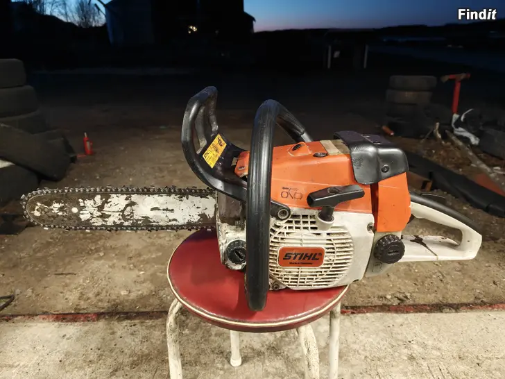 Myydään Ammattisaha Stihl 026 puolipuristimella
