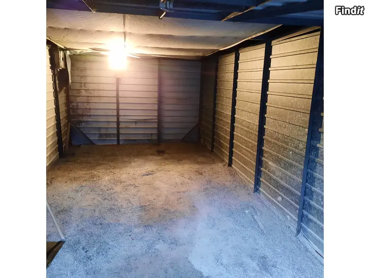 Säljes Garage för personbil/mc