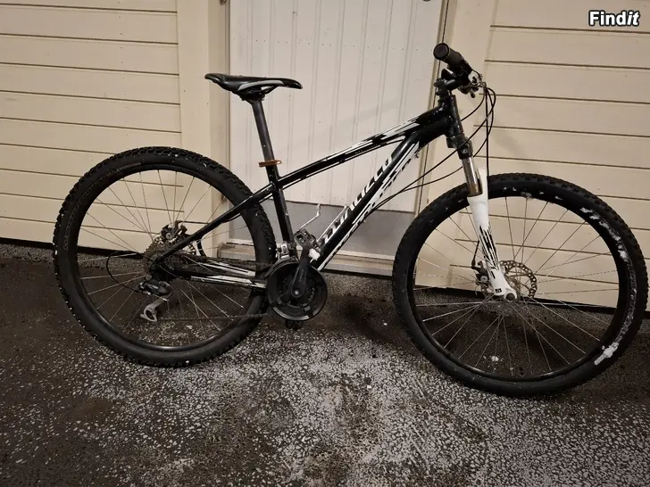 Myydään Specialized 27,5