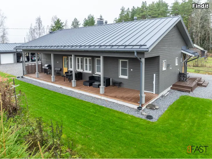 Säljes Egnahemshus och garage i Näsby, Närpes / Vasavägen 352