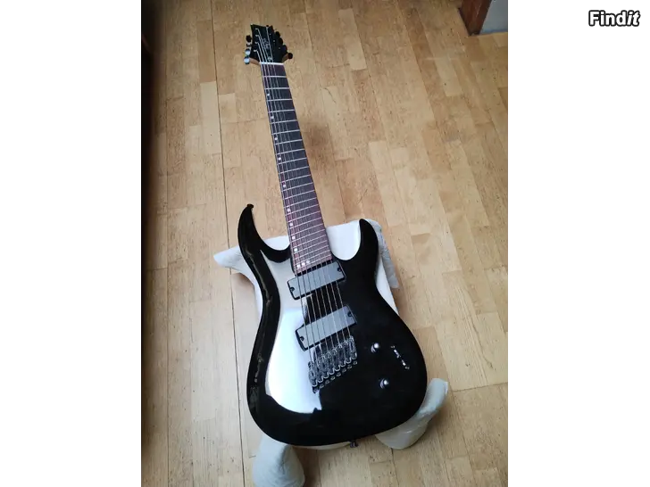 Säljes Åttasträngad elgitarr Harley Benton