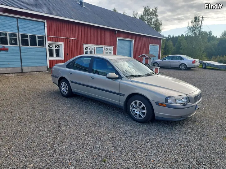 Myydään Volvo