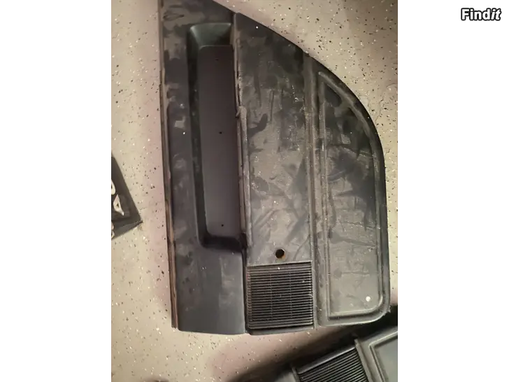 Säljes Volvo 740 dörrarsidor