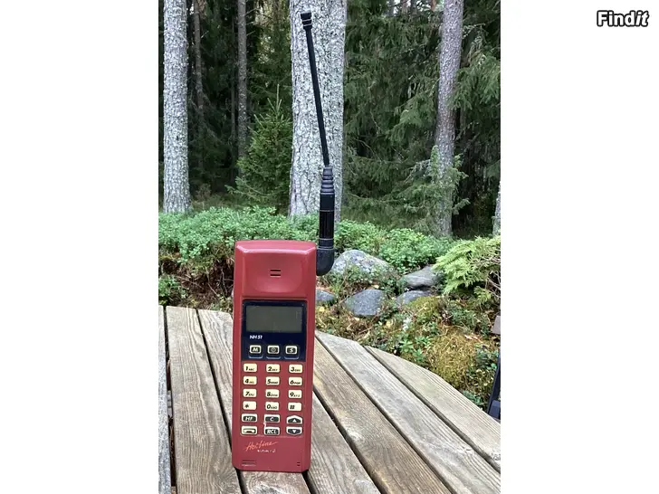 Myydään Ericsson Hotline 1990