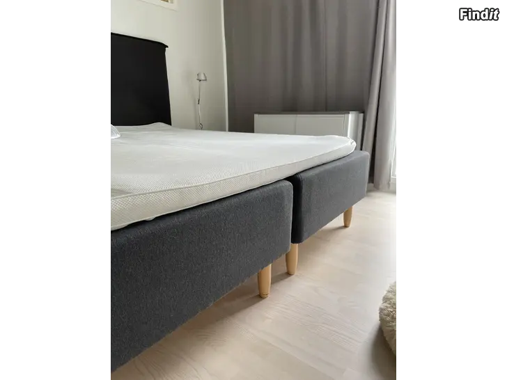 Myydään Säng 180 cm
