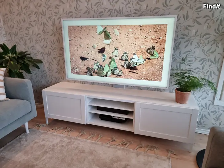 Säljes Ikea Bestå tv-bänk med tv-fäste Uppleva, skilt eller tillsammans