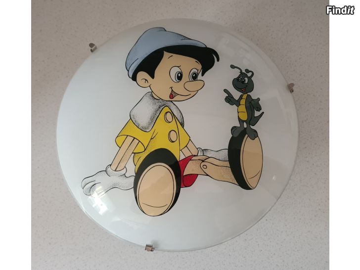 Säljes Pinocchio taklampa/plafond