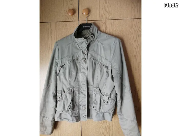 Säljes Fodrad jacka Vero Moda