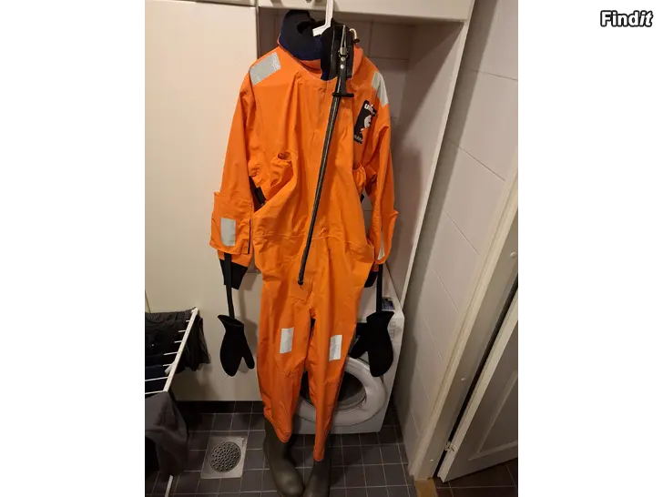 Myydään Ursuit Pelastuspuku