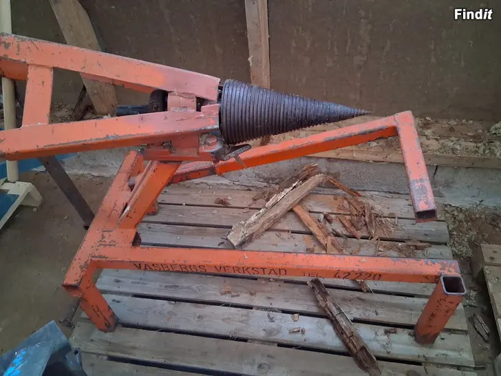 Säljes Vedskruv Vasbergs verkstad för Traktor