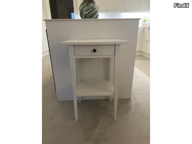 Säljes Hemnes sängbord