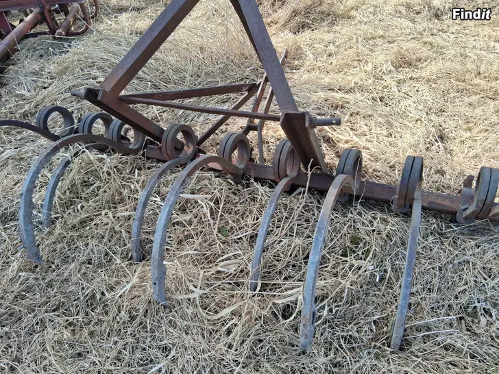 Säljes Kultivator 9 st. pinnar